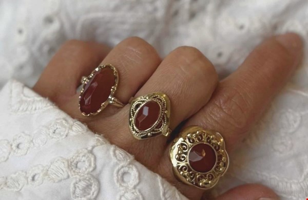 Vintage gouden ring met carneool